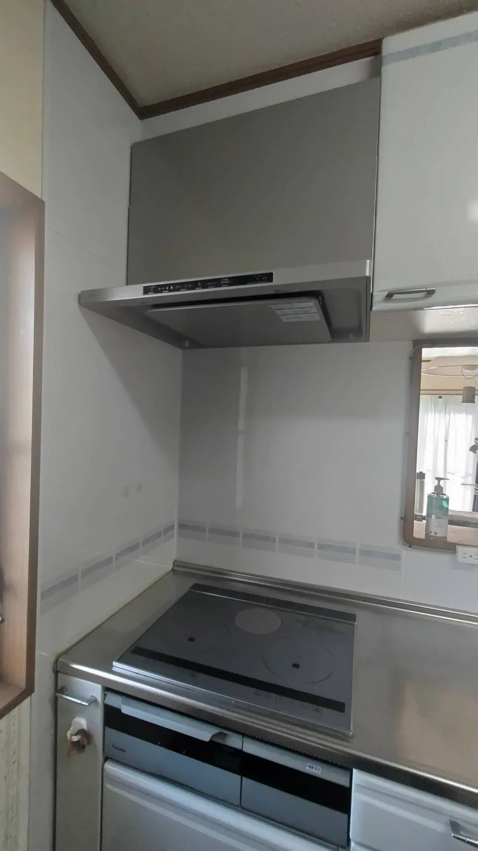薄型レンジフードへ取替てスッキリしました！